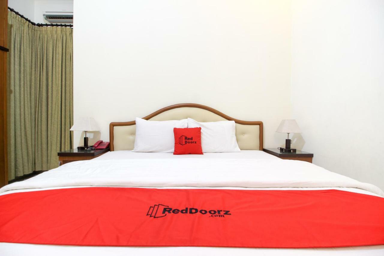 Reddoorz Plus @ Tegal Panggung Джок'якарта Екстер'єр фото